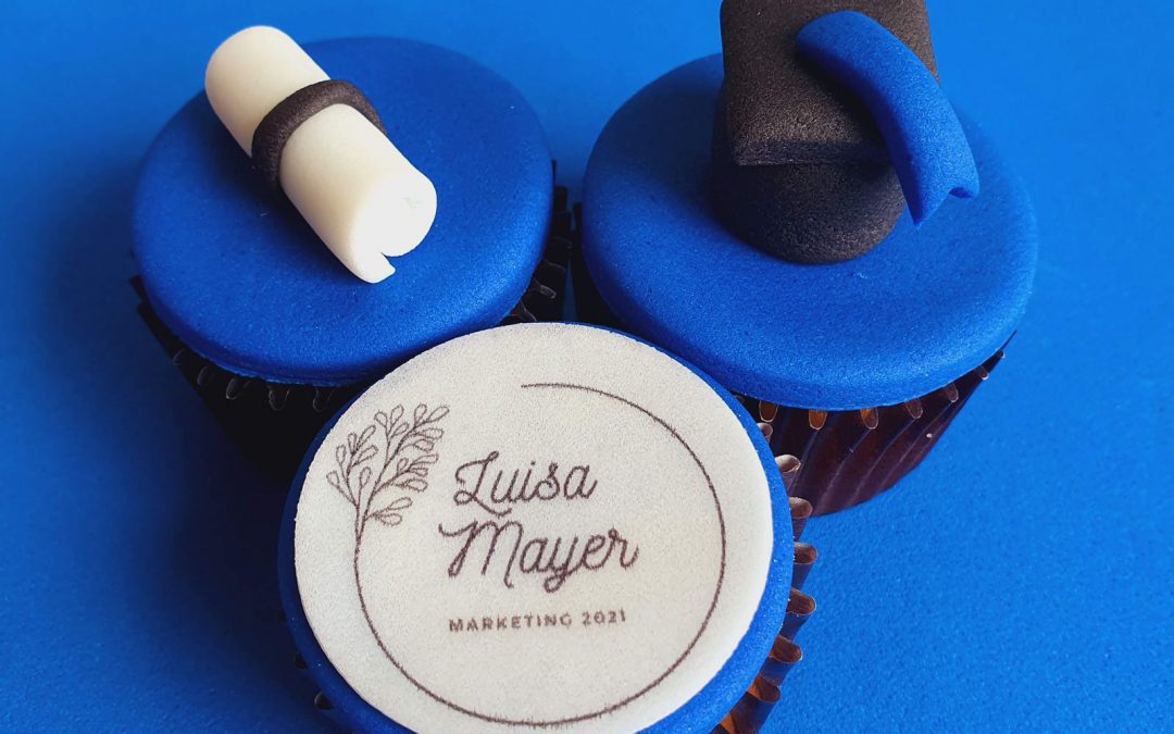 Mini Cupcake Decorado – Formatura de Marketing