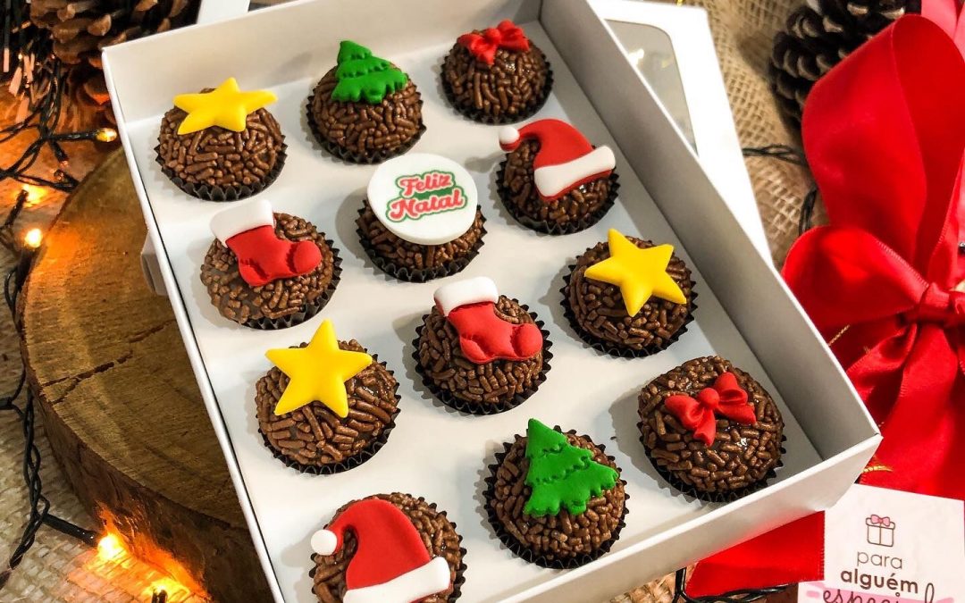 Caixa com 12 Brigadeiros Decorados – Natal