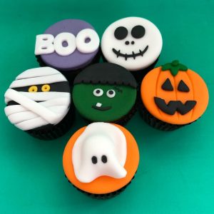 Mini Cupcake Decorado Personalizado - Halloween Dia das Bruxas