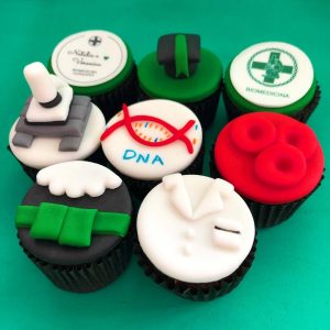 Mini Cupcake Decorado - Formatura Biomedicina